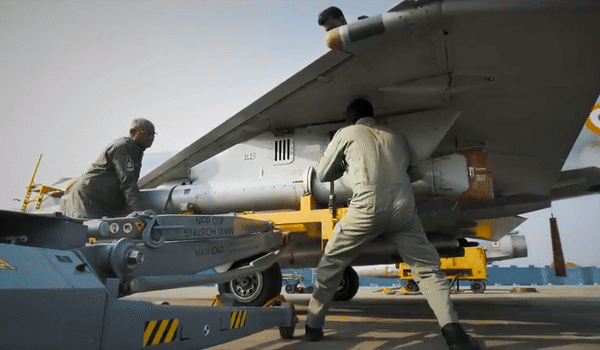 Ấn Độ muốn Qatar giảm giá phi đội 12 tiêm kích Mirage 2000