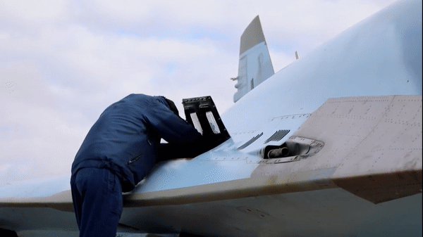 Chiến đấu cơ Su-35 của Nga