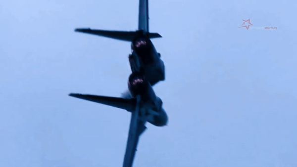 Chiến đấu cơ Su-30SM Nga hạ tiêm kích Su-27 Ukraine từ khoảng cách 130 km