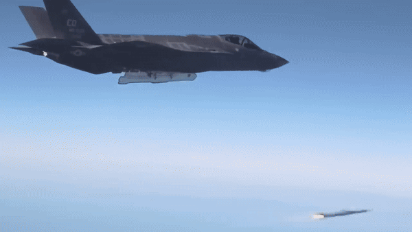 Tại sao không có Mỹ, phi đội F-35 của đồng minh trở nên vô dụng?