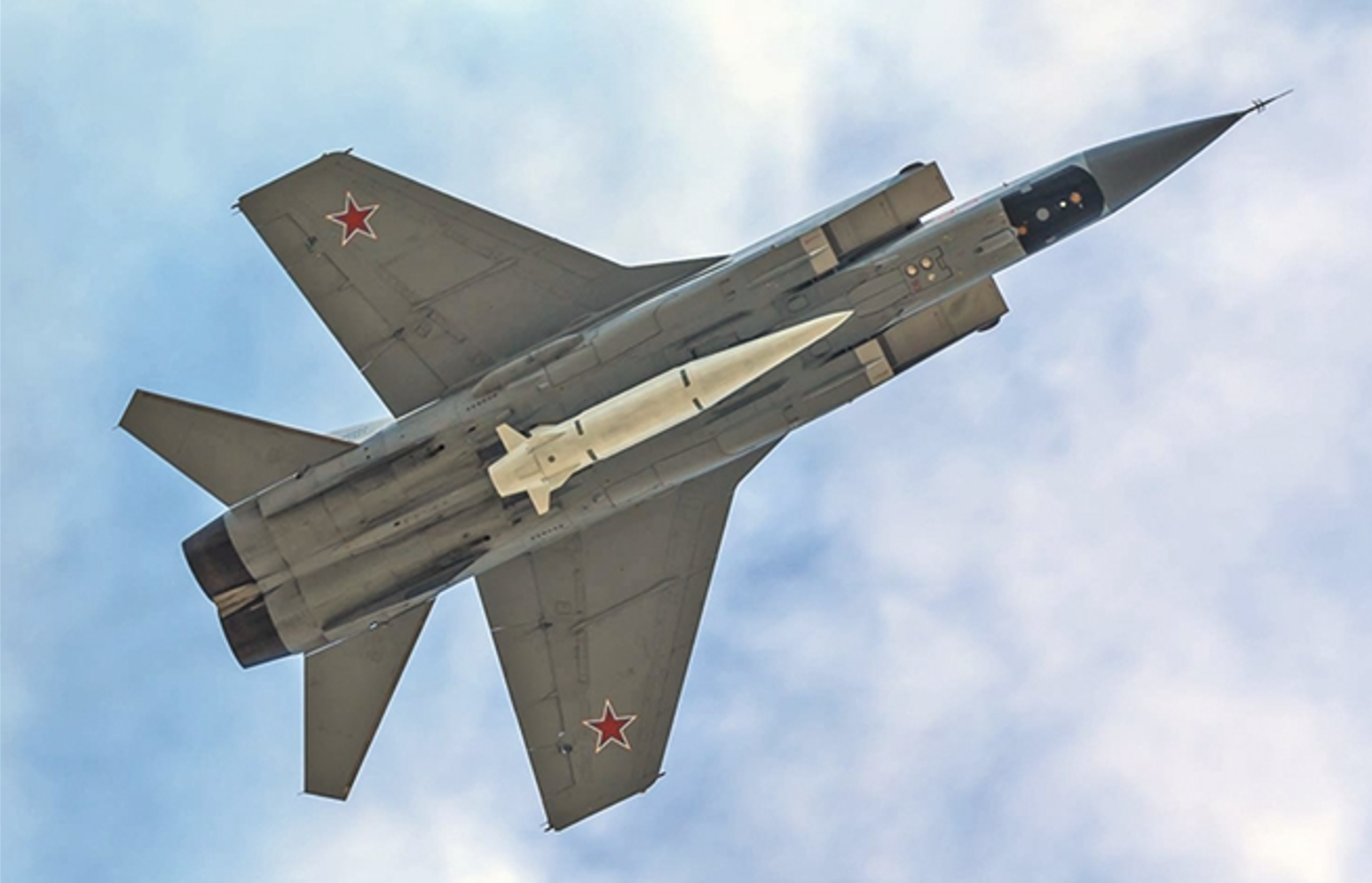 Nga tuyên bố phá âm mưu đánh cắp tiêm kích MiG-31 mang tên lửa Kinzhal
