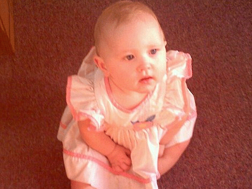 Bị lốc cuốn xa 16km, bé 2 tuổi sống sót kì diệu