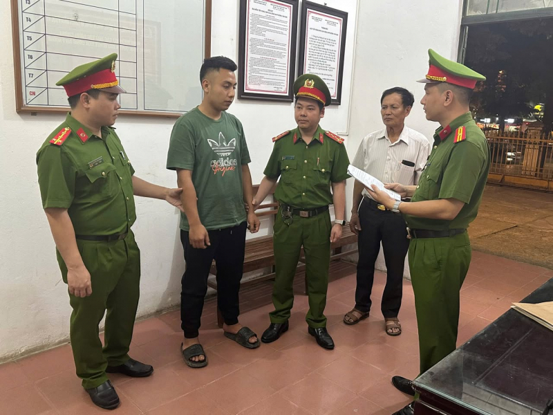 Khám xét khẩn cấp nơi ở của 2 đối tượng vi phạm quy định về nghiên cứu, thăm dò, khai thác tài nguyên