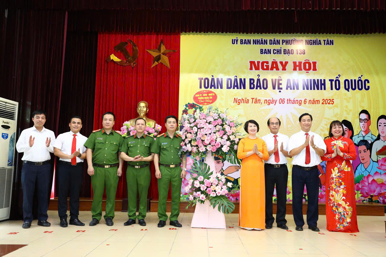 Nhiều tập thể, cá nhân được khen thưởng trong phong trào toàn dân bảo vệ an ninh Tổ quốc