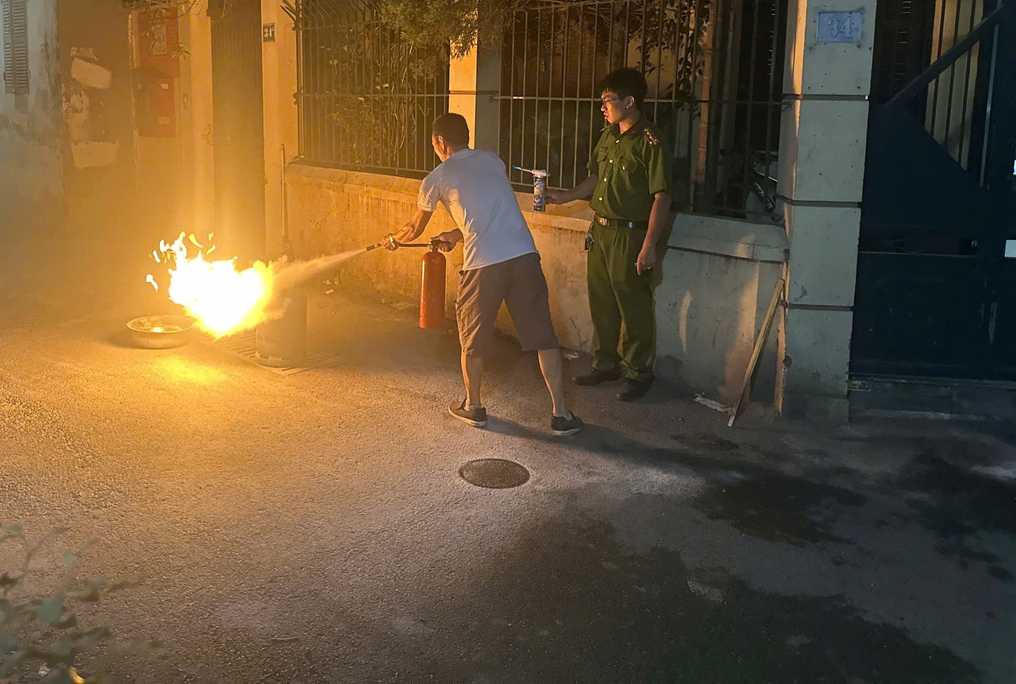 Hướng dẫn kiểm soát sự cố cháy trong “giai đoạn vàng”