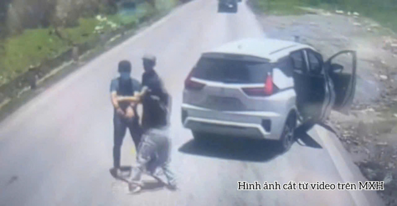 Cơ quan Công an làm việc với đối tượng rút súng đe dọa lái xe trên đèo Đá Trắng