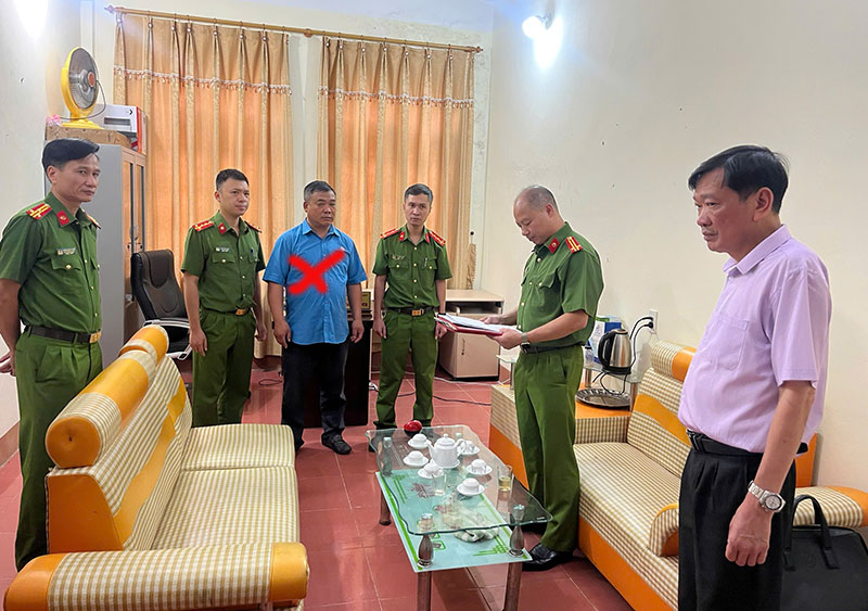 Bắt nguyên Chủ tịch một phường ở tỉnh Lào Cai
