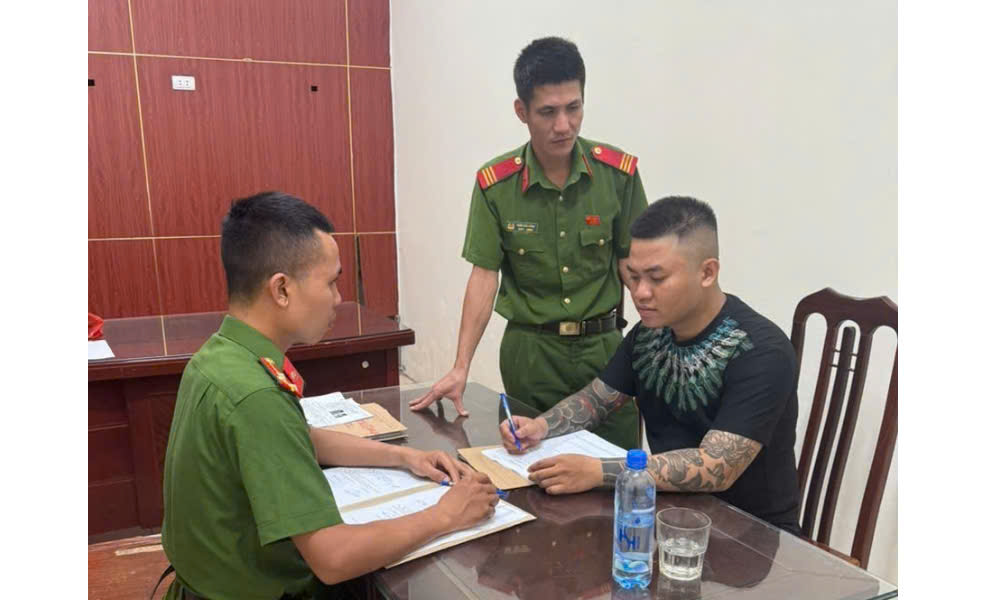 Vận động thành công đối tượng truy nã đầu thú