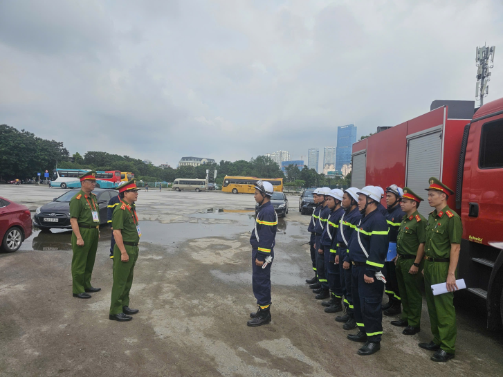 Kiểm tra, động viên lực lượng Cảnh sát PCCC và CNCH Thủ đô tham gia bảo vệ sự kiện A80