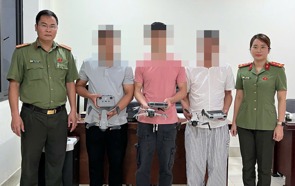 Công an xã Đông Anh xử lý các trường hợp vi phạm sử dụng phương tiện bay không người lái