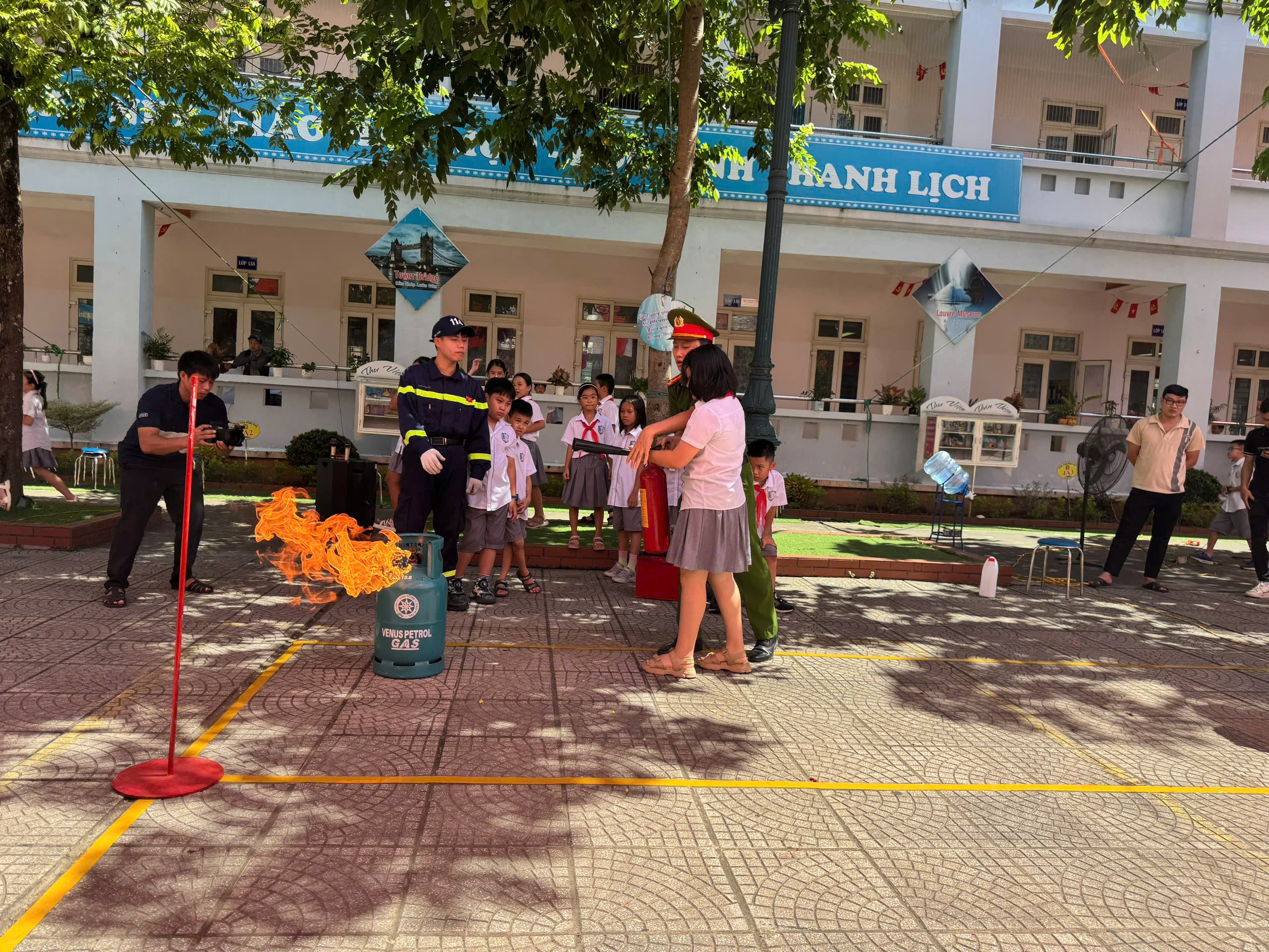 Tuyên truyền, hướng dẫn kỹ năng cho học sinh trường tiểu học Nam Từ Liêm
