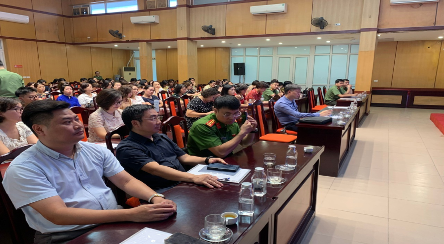 Trang bị kỹ năng an toàn cháy nổ cho đội ngũ giáo viên và Ban phụ huynh
