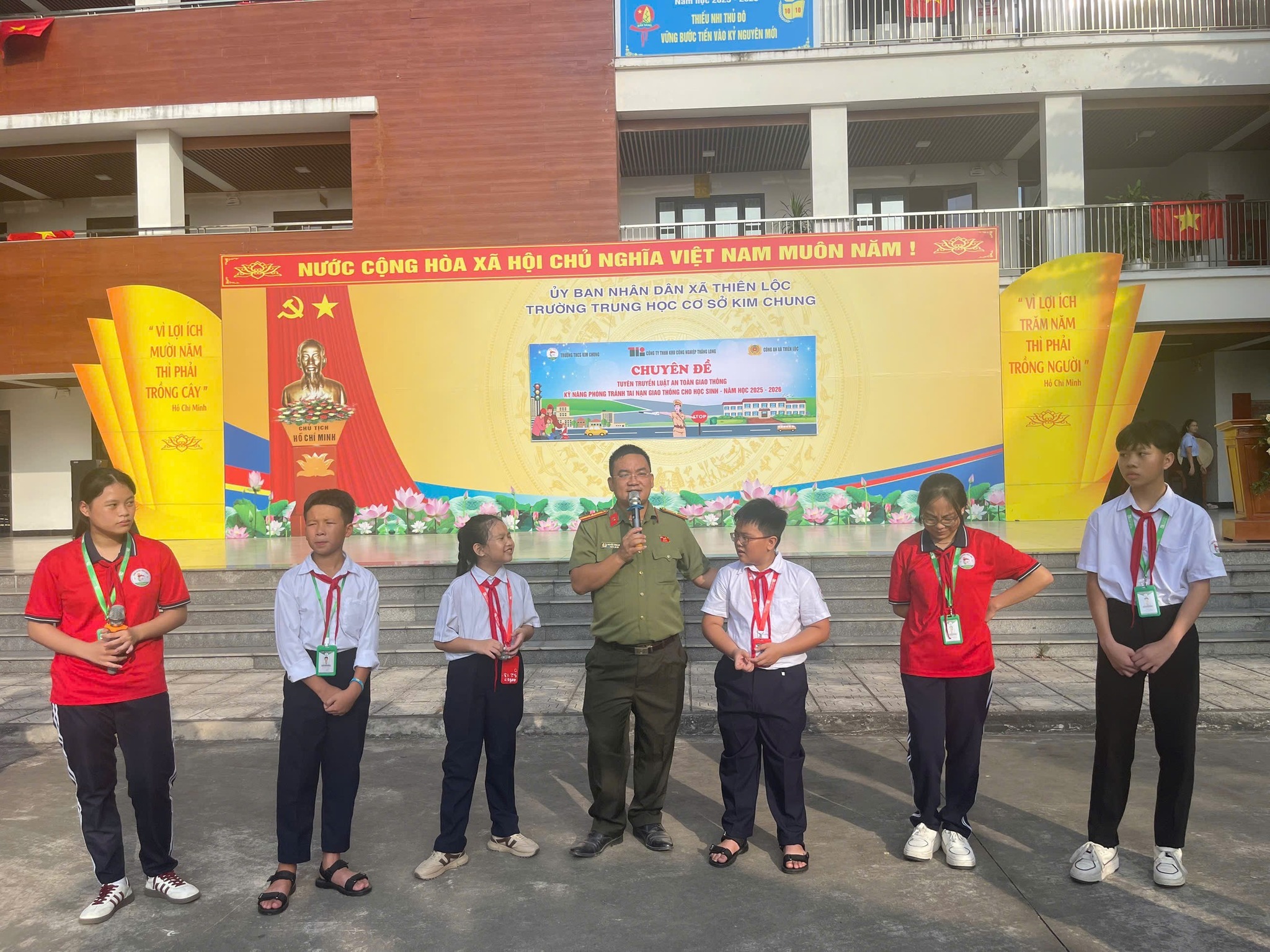 Trên 1.800 học sinh Trung học phổ thông được trang bị kỹ năng phòng chống thương vong