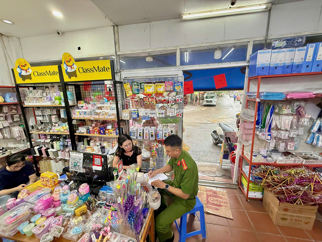 Ký cam kết và cập nhật dữ liệu phòng cháy, chữa cháy tại các cơ sở thuộc diện quản lý