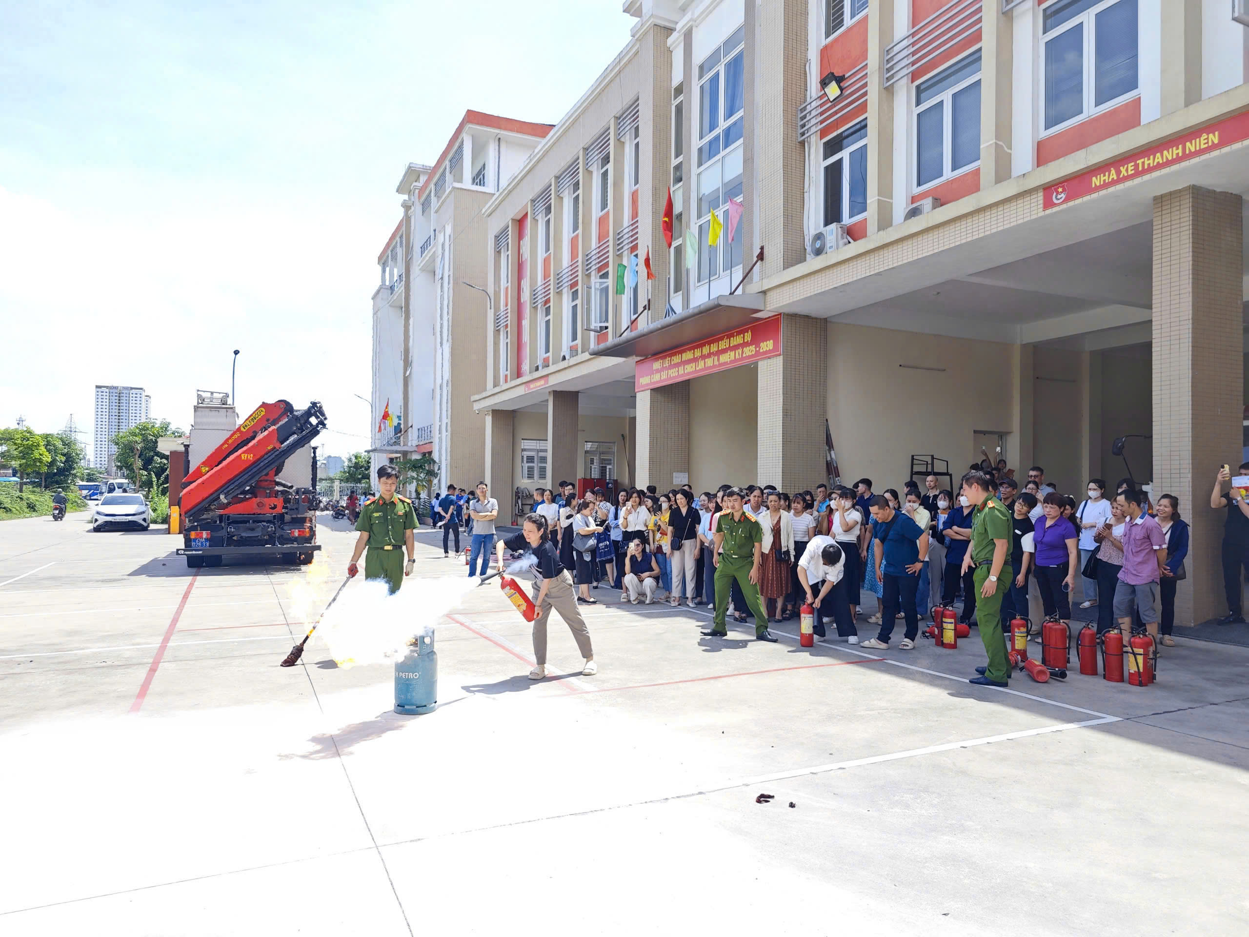 Hơn 300 đại diện cơ sở kinh doanh triển khai kết nối thiết bị truyền tin báo cháy