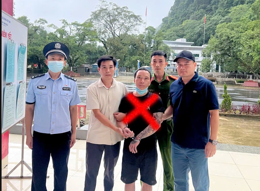 Xuyên đêm phối hợp bắt truy nã