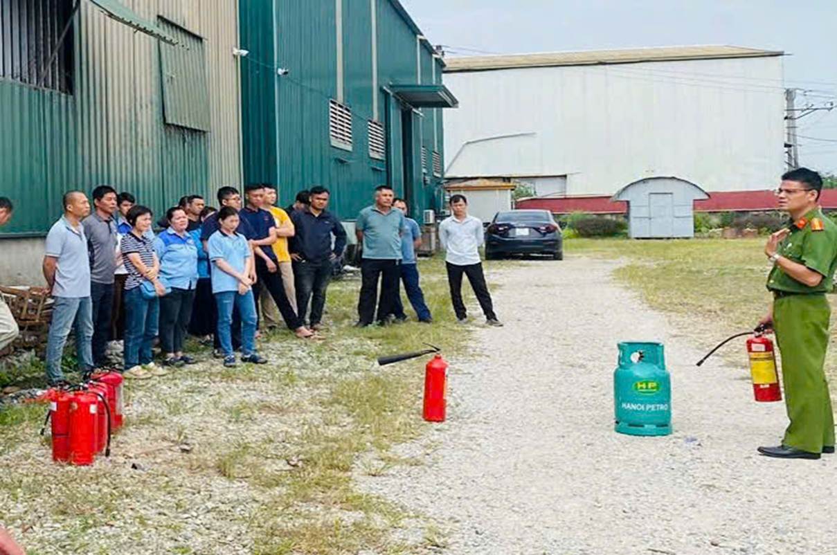Tập huấn phòng cháy, chữa cháy và cứu nạn, cứu hộ cho doanh nghiệp tư nhân