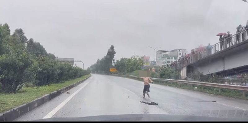 Khống chế đối tượng gây cản trở giao thông trên cao tốc Hà Nội - Bắc Giang