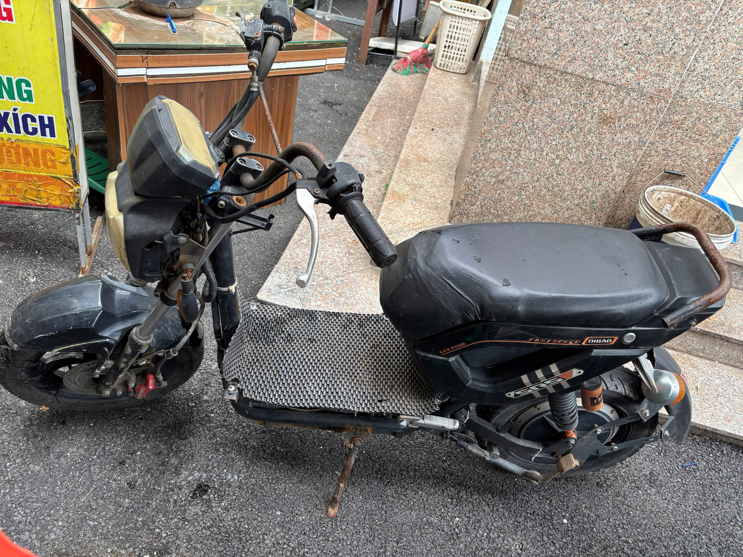 Công an phường Tây Hồ tìm chủ phương tiện xe máy điện