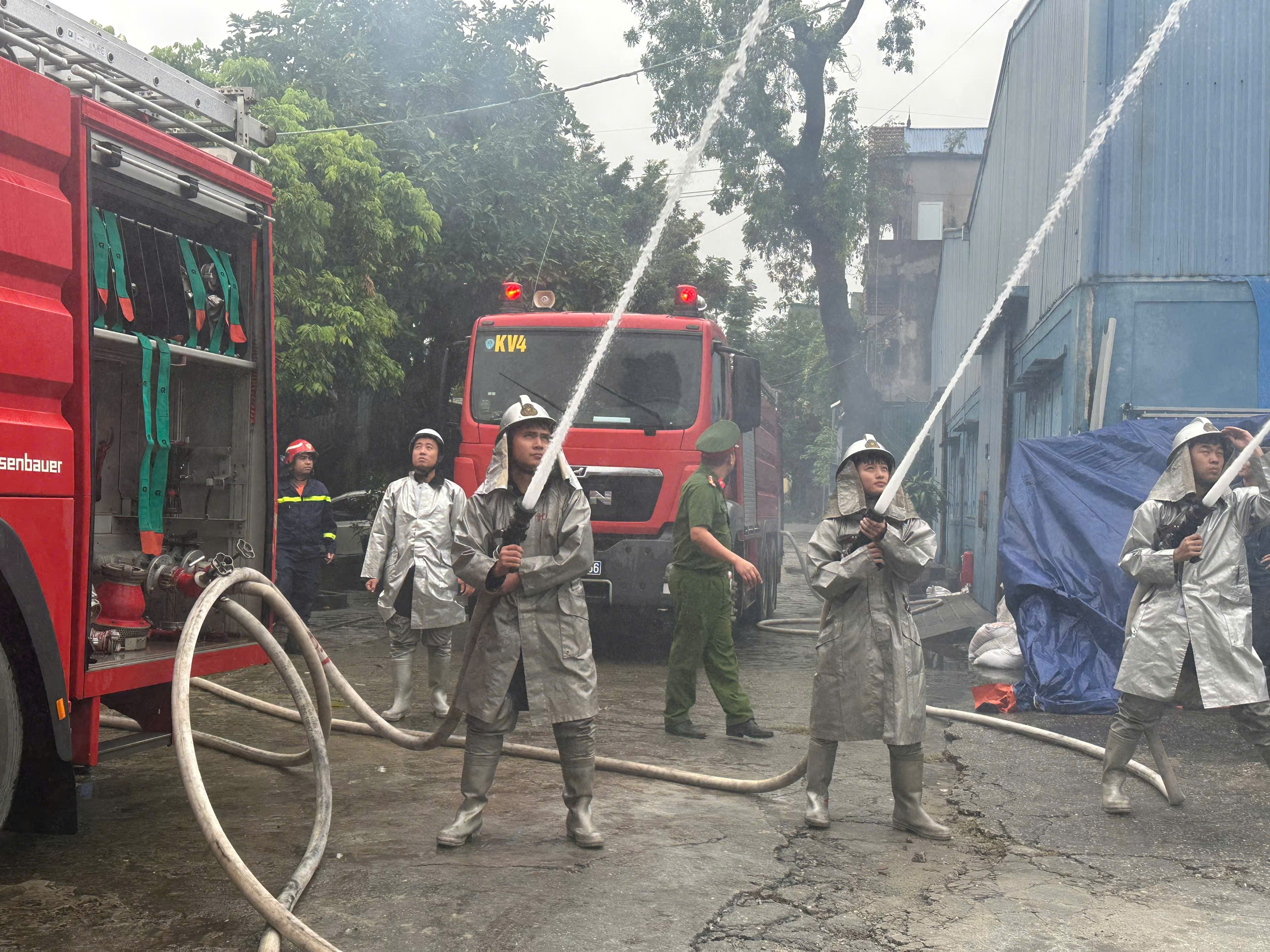 Thực tập phương án chữa cháy, cứu nạn tại Công ty TNHH Dụng cụ Thể thao Thăng Long