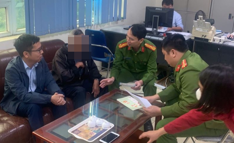 Cụ ông suýt mất 300 triệu đồng vì chiêu lừa "người thân trên Zalo"