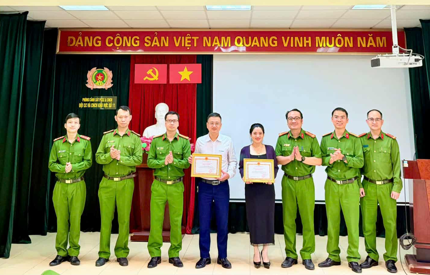 Đơn vị điển hình tiên tiến trong phong trào toàn dân tham gia phòng cháy, chữa cháy