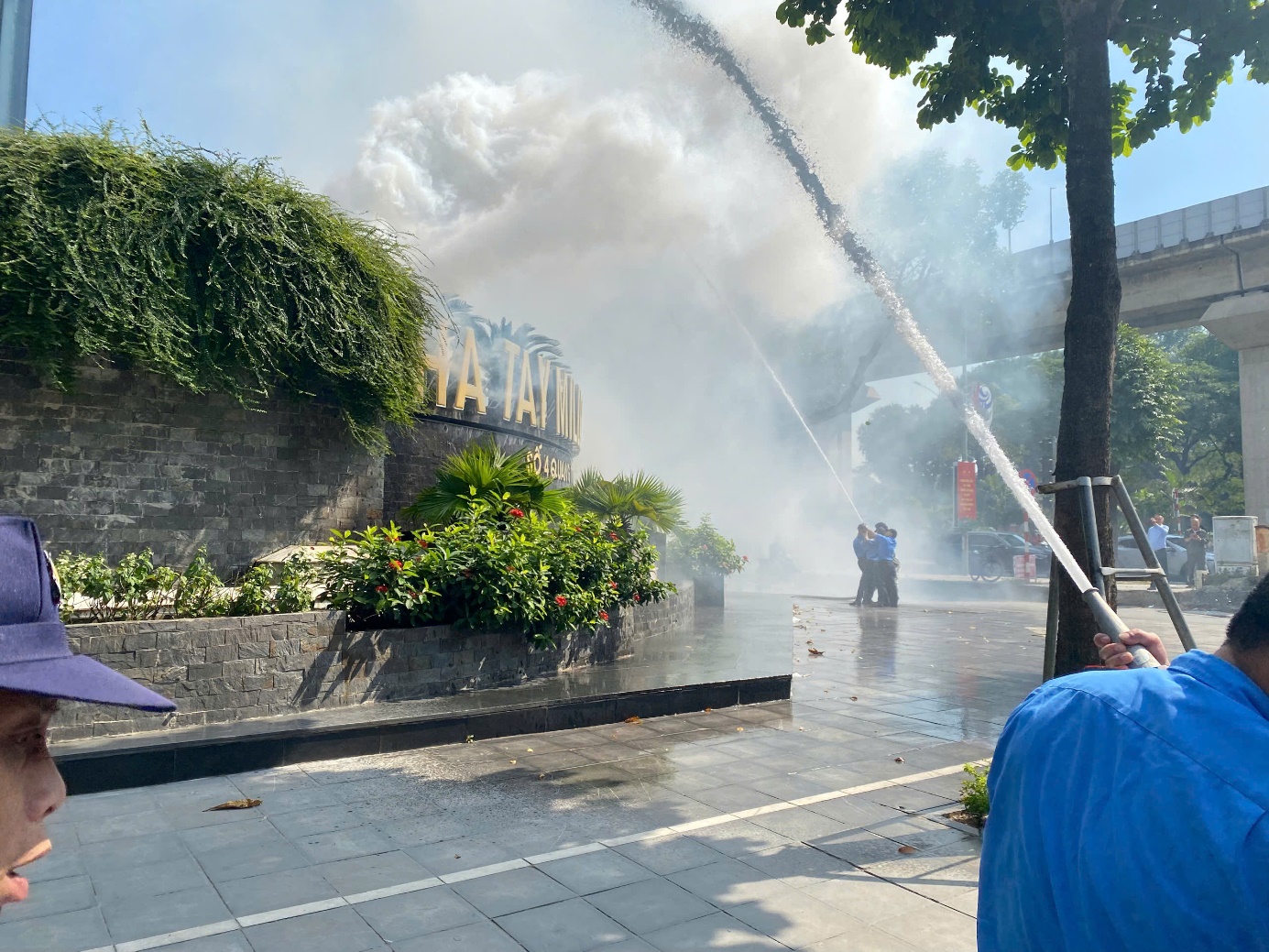 Toà nhà Thiên niên kỷ thực tập phương án chữa cháy và cứu nạn, cứu hộ