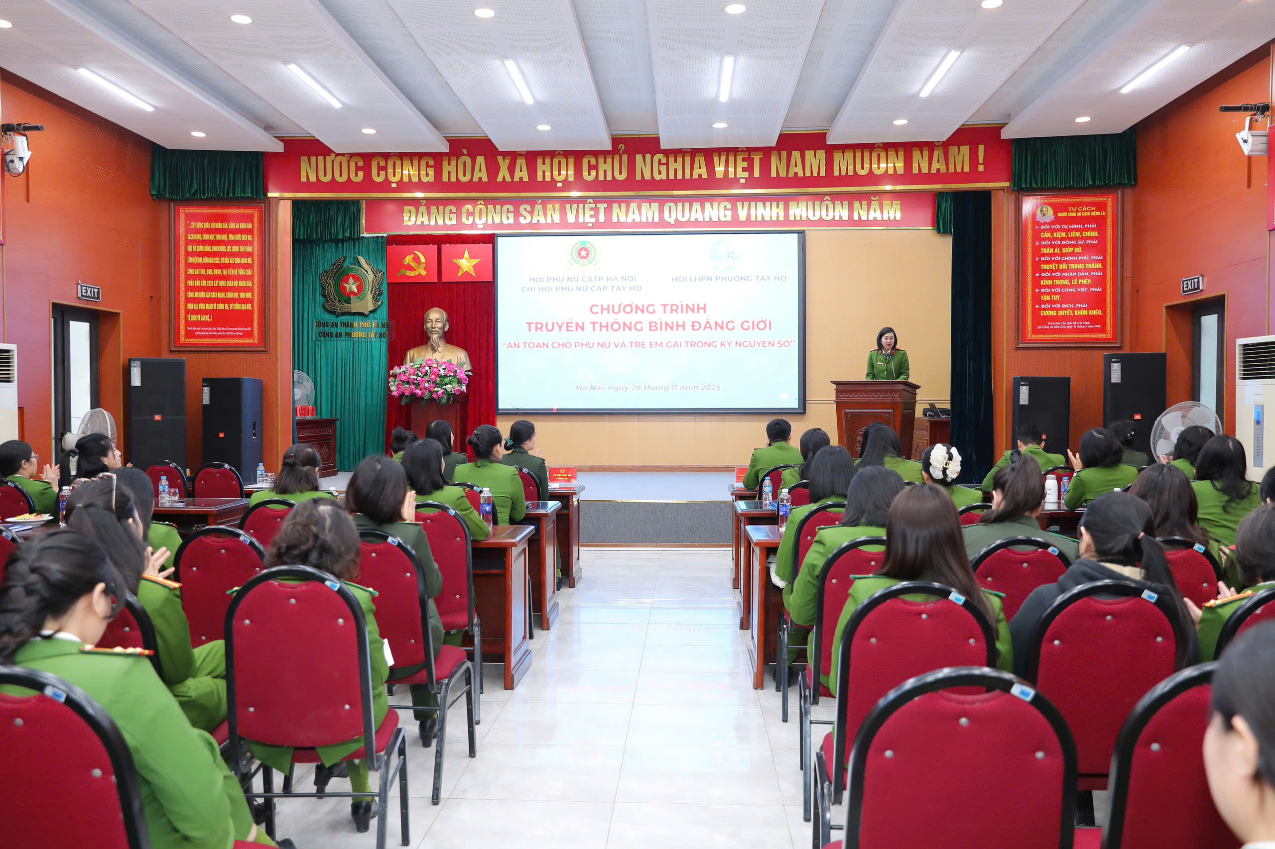 An toàn cho phụ nữ và trẻ em gái trong kỷ nguyên số