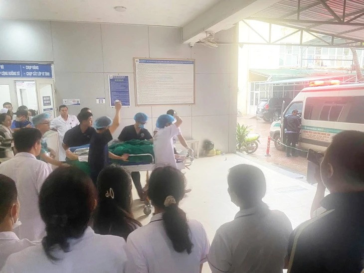 Người đàn ông bất ngờ đâm nhiều người bị thương ở bệnh viện Sản Nhi Nghệ An