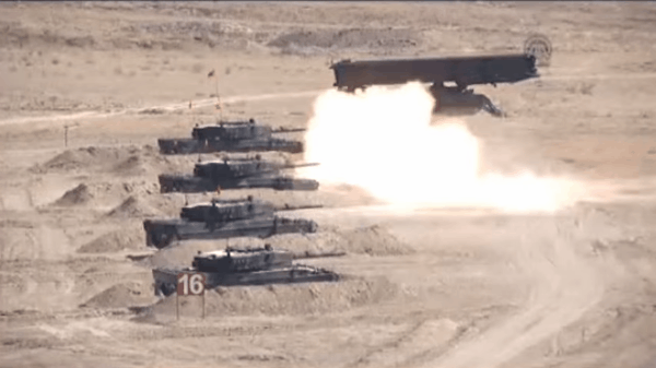 [ẢNH] Xe tăng Thổ Nhĩ Kỳ ào ạt tiến vào Syria báo hiệu cuộc chiến mới