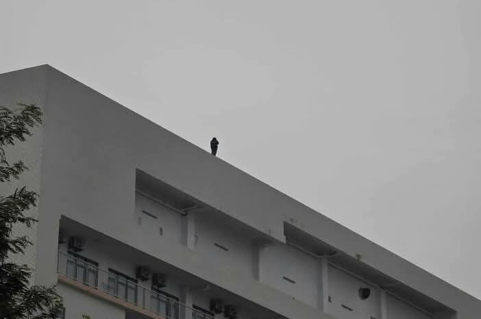 Kịp thời giải cứu cháu gái có ý định tiêu cực ở Bệnh viện Bạch Mai