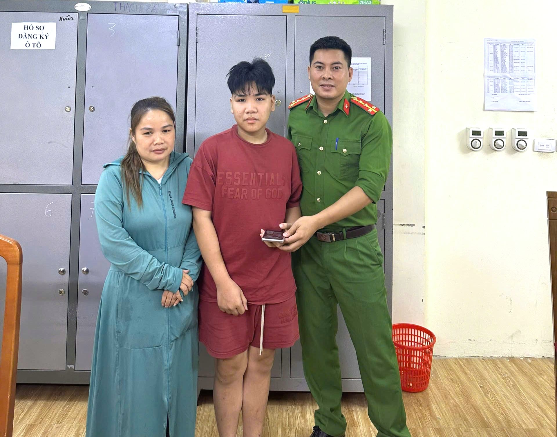 Nhờ hệ thống camera an ninh, Công an xã Tây Phương tìm lại tài sản cho người dân