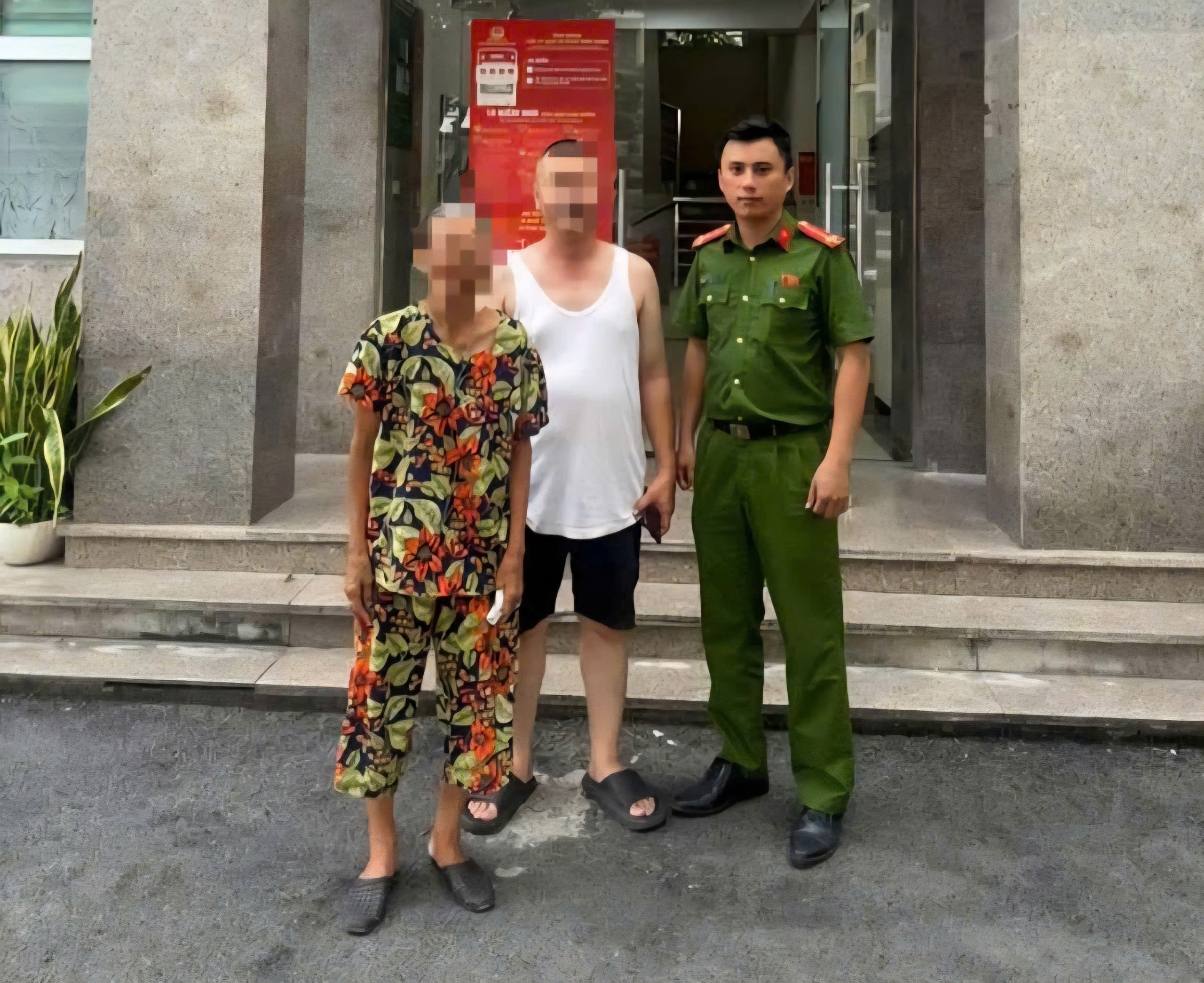Hành động nhân văn, kịp thời giúp đỡ người dân đi lạc