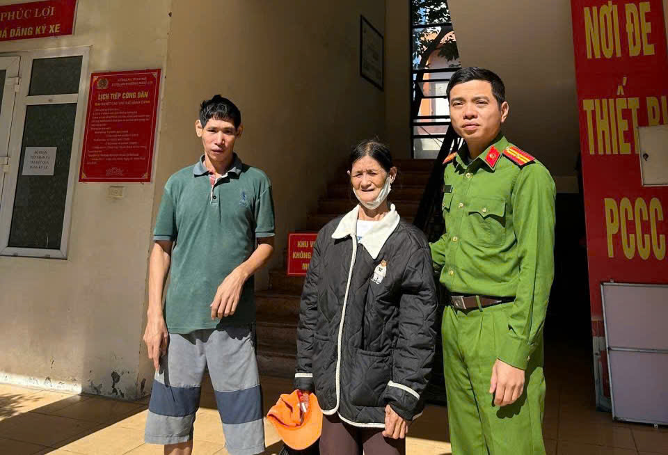 Những việc làm nhân văn của Công an phường Phúc Lợi