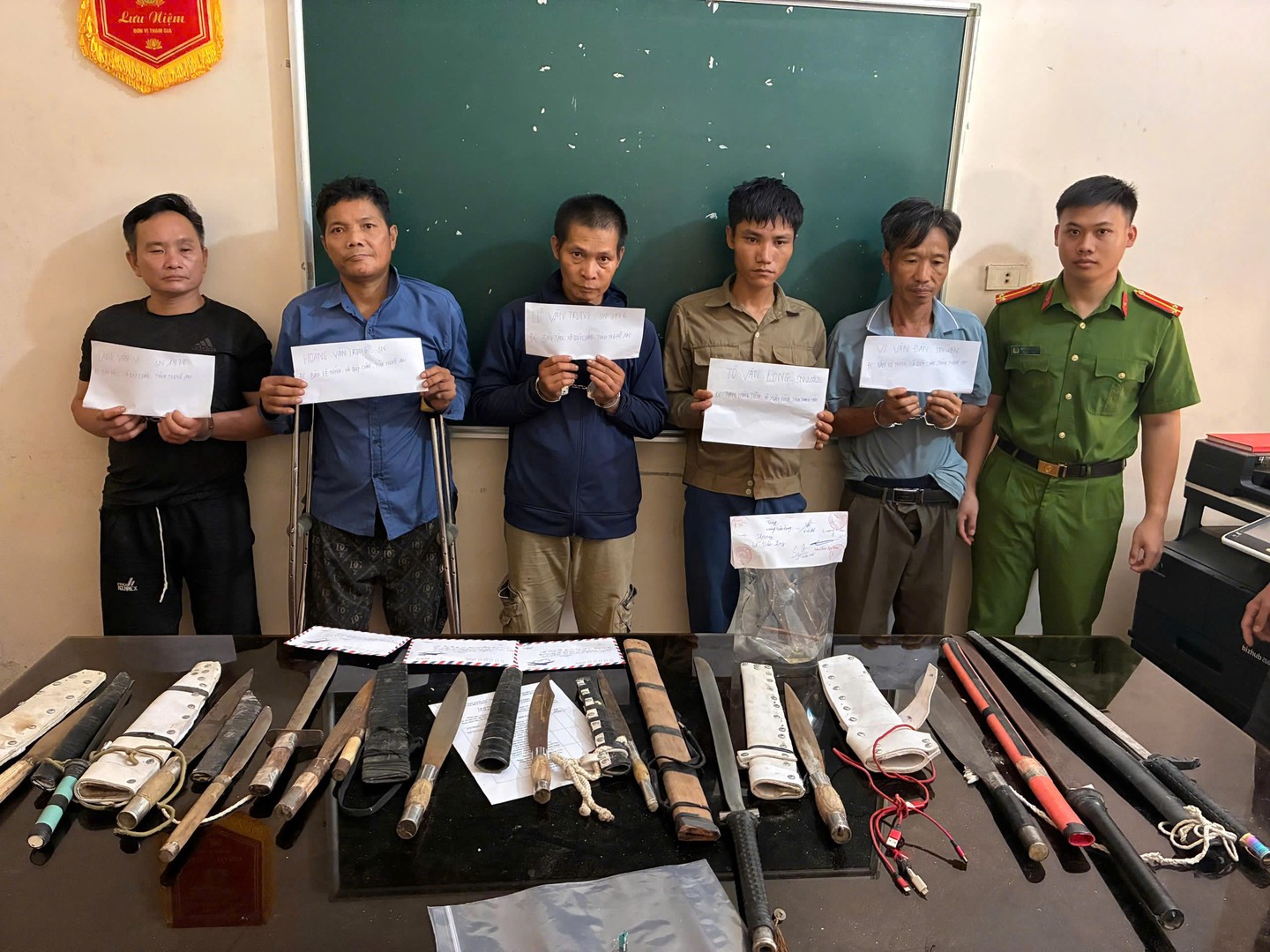 “Đánh chặn” tội phạm manh động sử dụng vũ khí để gây án