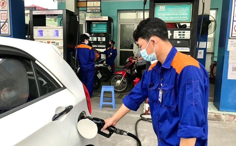 Giá xăng, dầu cùng tăng