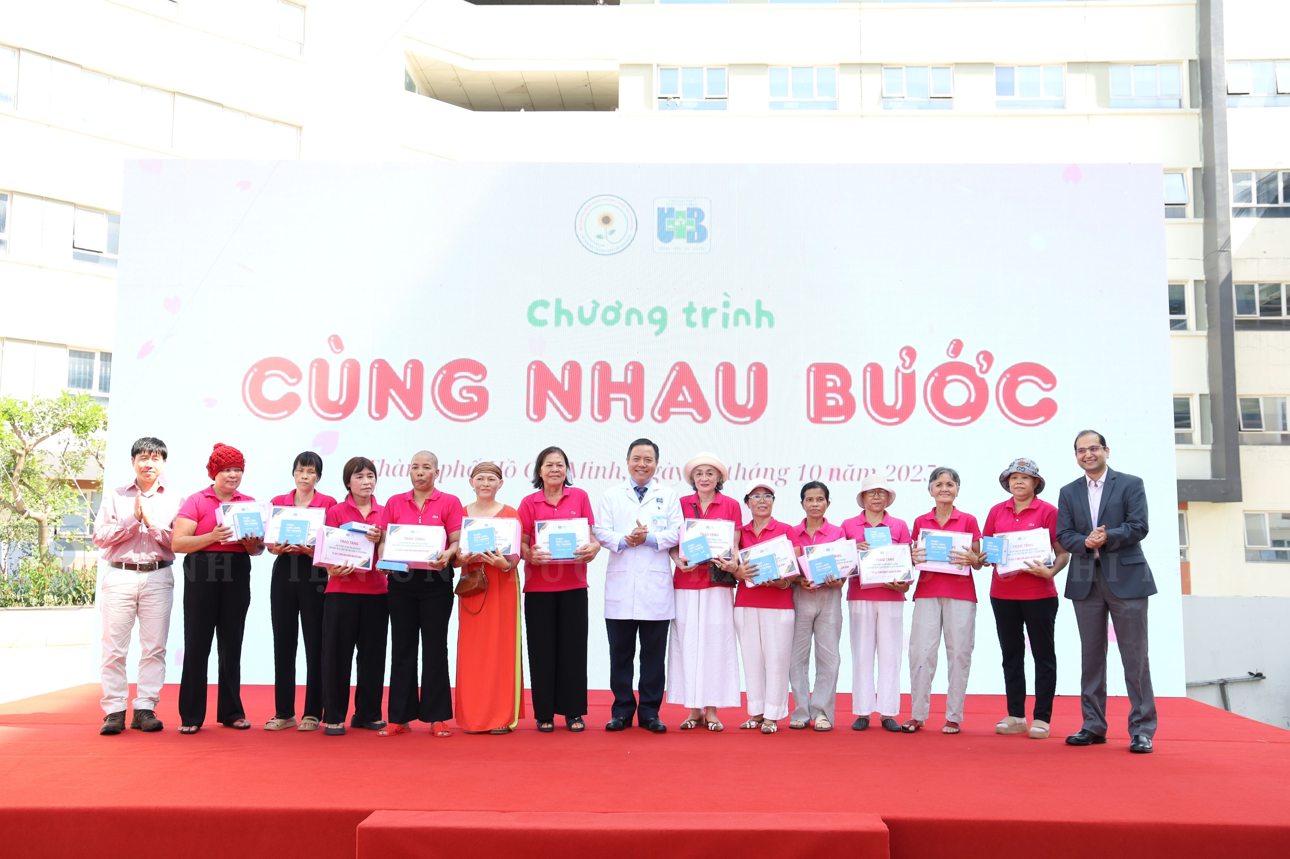 Triển khai nhiều chương trình hợp tác trong chẩn đoán, điều trị ung thư vú