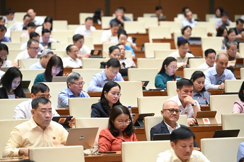 Sửa đổi hàng loạt quy định liên quan đến sĩ quan quân đội, nghĩa vụ quân sự