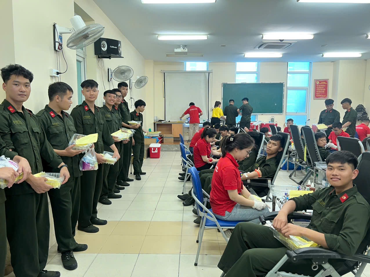“Chia sẻ yêu thương – Trao gửi hy vọng”