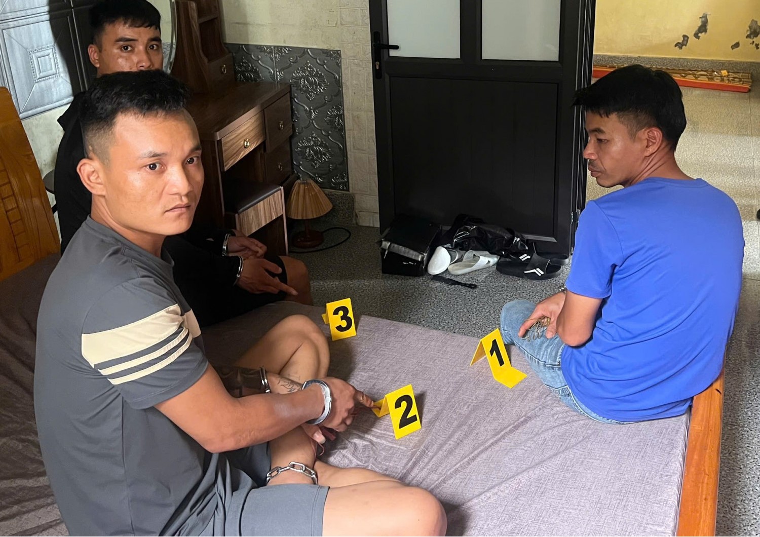 Từ thông tin nghi vấn về nhóm đối tượng trong căn nhà tại khu phố Lê Chân