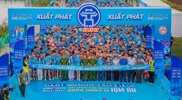 2.000 vận động viên tham gia Giải chạy phong trào "Hà Nội - Chung một quyết tâm vì cộng đồng không ma túy"