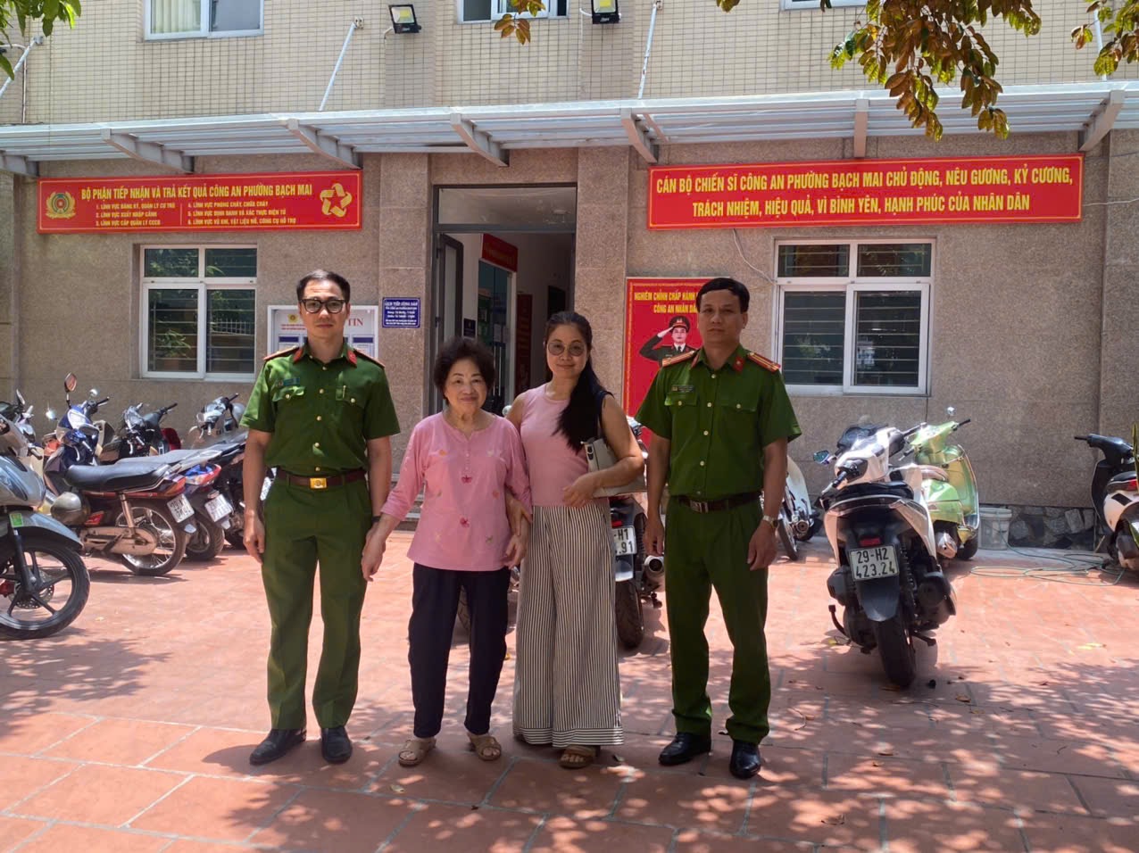 Hành động kịp thời, nhân văn của Công an phường Bạch Mai
