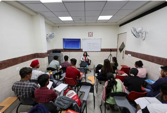 Ấn Độ căng thẳng vì… tiếng Anh