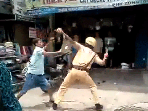 Xem xét kỷ luật thượng sỹ CSGT bị đánh