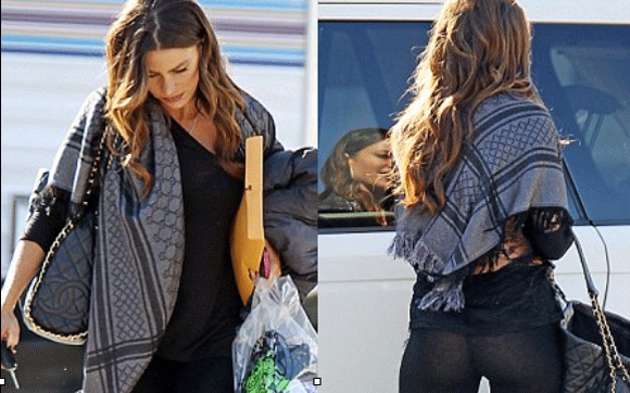 Sofia Vergara quên mặc nội y ra đường