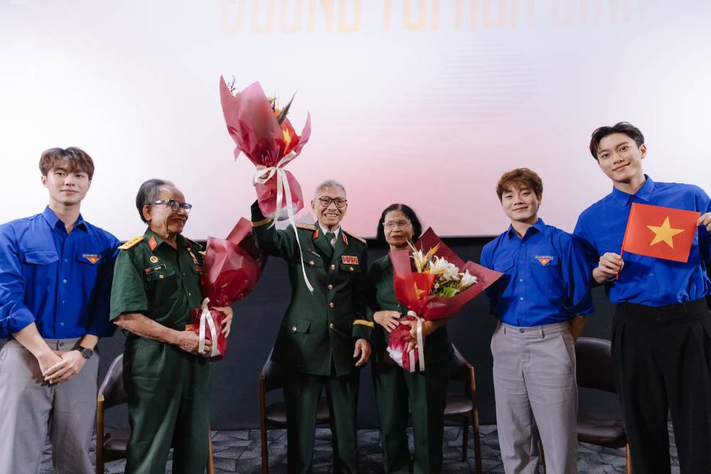 "Tân binh toàn năng" vừa ra mắt đã có fandom