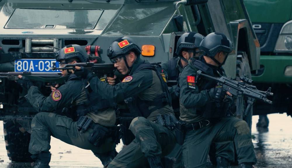 Trailer "Chiến sĩ quả cảm" gây ấn tượng vì "tuyệt đối điện ảnh"