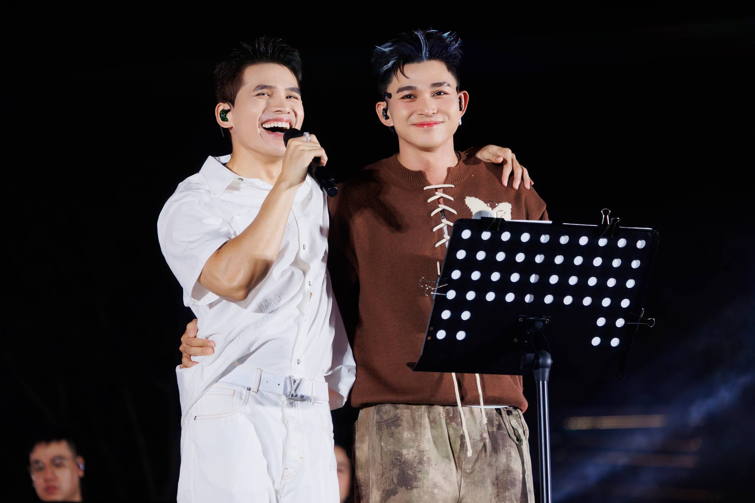 Quốc Thiên mời Jun Phạm “hâm nóng” cho Live concert SKYNote