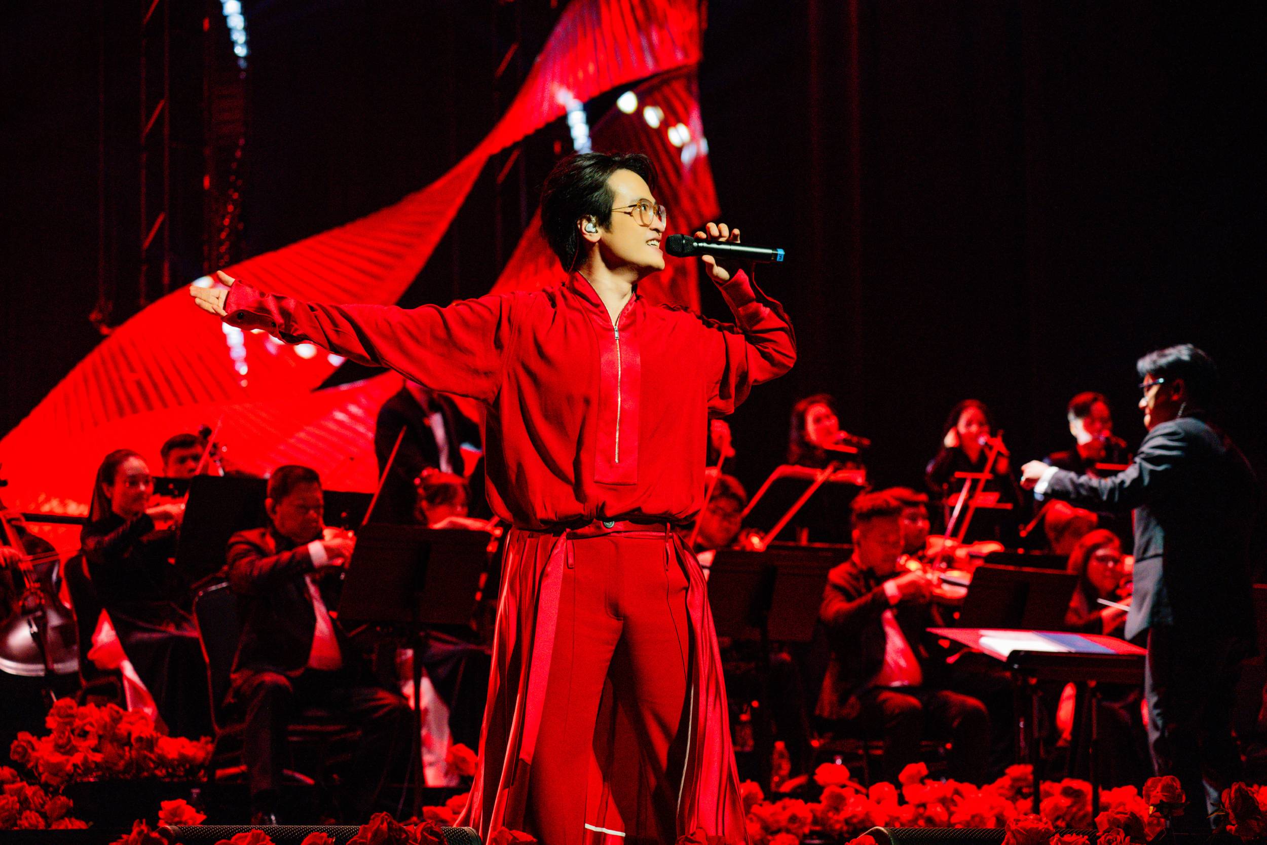 Hà Anh Tuấn tái xuất Đà Lạt với phiên bản đặc biệt của “Sketch A Rose”