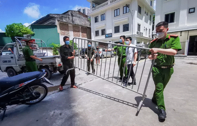 Phong tỏa tạm thời tòa nhà 35 Lê Văn Thiêm liên quan đến 2 ca dương tính